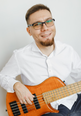 Lucas M.